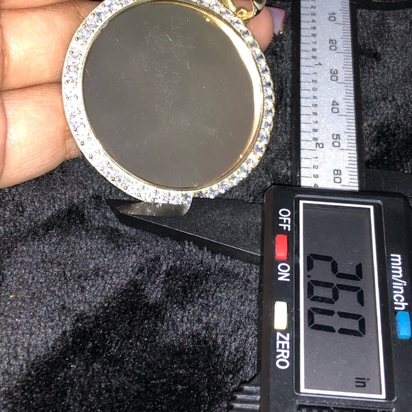 VVS Large memory pendant w simulated stones. comes w/diamond cut rope chain SALE - Picture 5 of 7